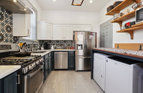 Faubourg Livaudais House | Charming Uptown Home Just Blocks from Commander's Palace