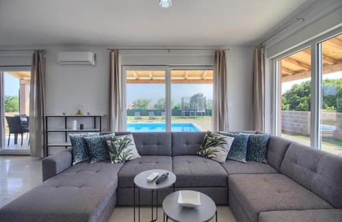 Sikici Villa | Charming villa Enjoy with private pool in Pula