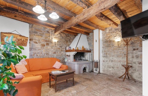Oprtalj Villa | Charming Villa Letizia with pool