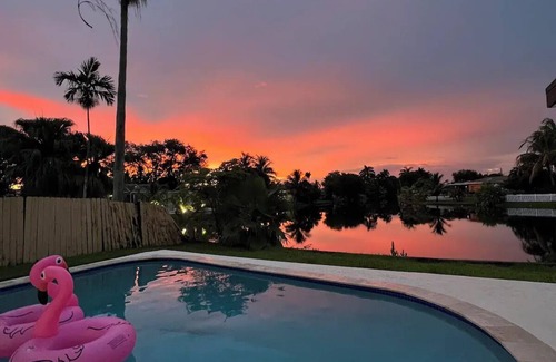 Miramar Villa | Charming Villa with Pool and Lake View