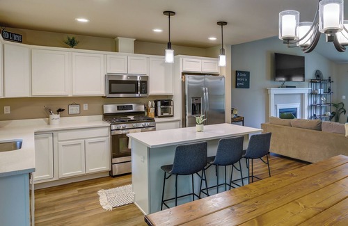 Wasilla House | Charming Wasilla Getaway w/Fireplace & Gas Grill!