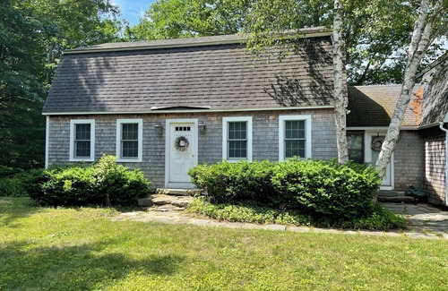 Kennebunk House | Charming waterfront Cottage, explore, relax and enjoy the Maine Coast