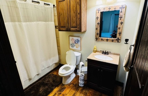 Acme House | Charming waterfront property located on lovely Black River Lake in Monterey, LA
