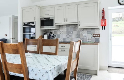 Westport Cottage | Charming Westport Cottage - Perfect for Families
