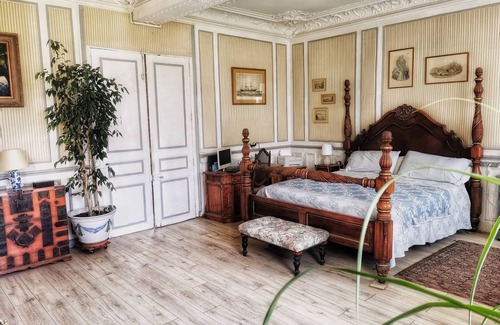 Brinon-sur-Sauldre Other | Chateau Chandler in Brinon 17th century