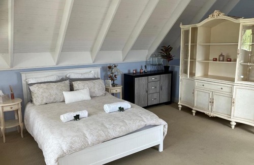 Aldinga Apartment | Chateau in The Vines Cottage by Wine Coast Holiday Rentals