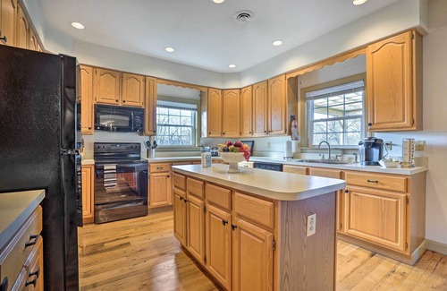 Westminster Apartment | 'Chateau Ridge' Peaceful Retreat w/Fire Pit!
