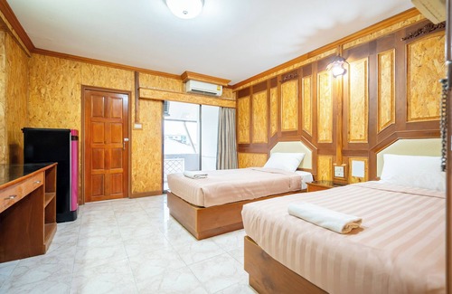 Nai Mueang Hotel | Chatsuree Mansion
