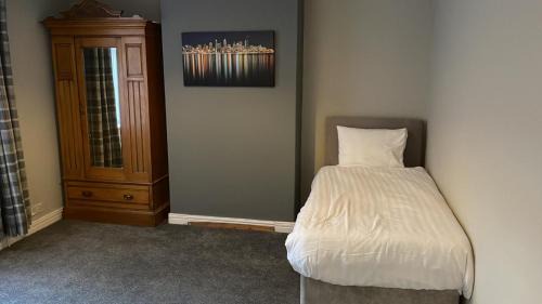 Newcastle-upon-Tyne Apartment | Chatsworth - Large Apartment Near Newcastle City Centre