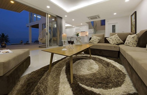 Chaweng City Center Villa | Chaweng noi villa Snow Wave 3-BR with private pool