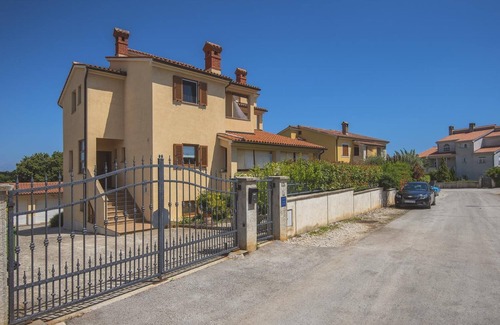 Vinkuran Apartment | Cheap apartment with sea view