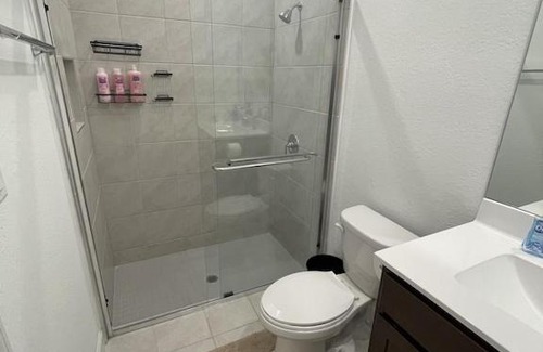 Homestead Apartment | Cheap rental with private entrance and backyard plus BBQ grill