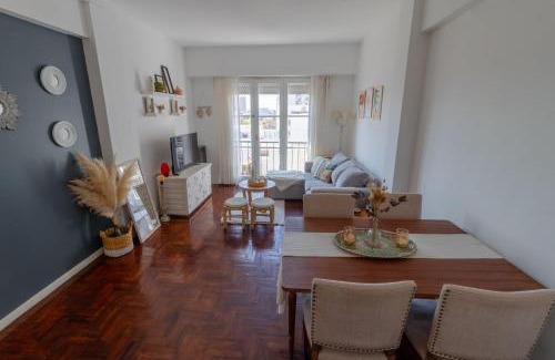 Alem Street Apartment | Check and Home - Formosa - 4 Huéspedes Amplio con Balcón en Playa Grande