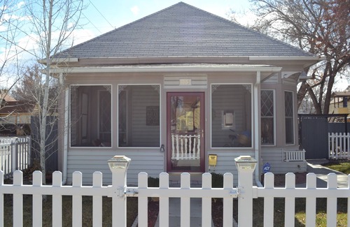 Grand Junction Cottage | CHECK EACH DATE FOR RATES.*Charming Downtown Home*.Outstanding location!