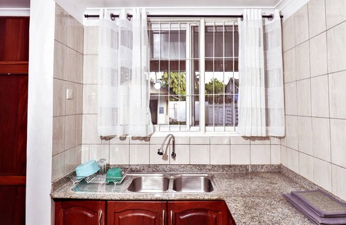 Msasani House | Cheerful 2BR townhouse w/wifi