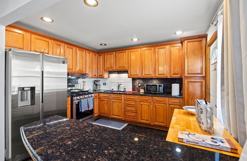 Dunning House | Cheerful 3 bedroom. Feels like home.