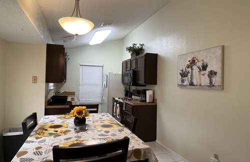 Buckingham Estates House | Cheerful 3 Bedroom Home w/Parking in Central South Austin Pet Stays for Free !