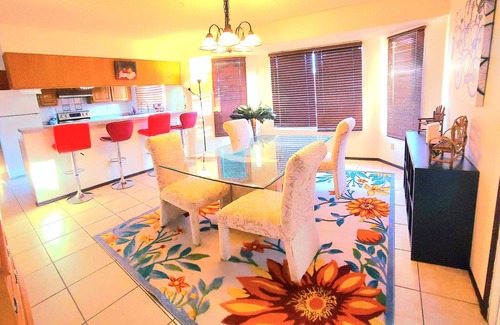 Tucson House | Cheerful 3 bedroom house with a beautiful backyard