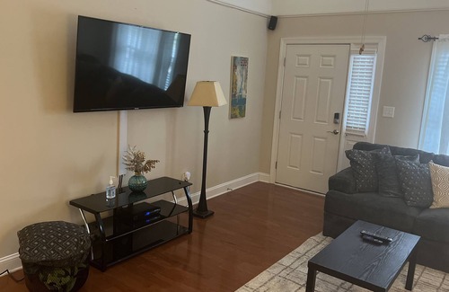 Fayetteville House | Cheerful 3 bedroom townhouse in great location.