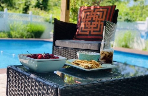 Wading River House | Cheerful 4-bedroom pool house in the North Fork near all
