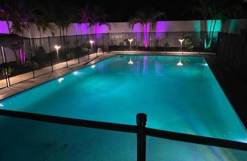 Central Fort Lauderdale House | Cheerful 4b 2B with heated pool