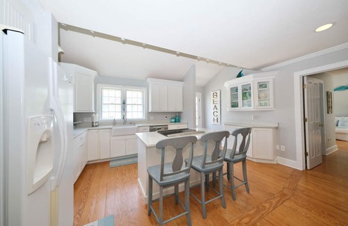 Naushop House | Cheerful 5 br Nantucket home; perfect for families