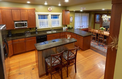 Walla Walla House | Cheerful And Spacious Home For Lovers Of Good Food And Wine