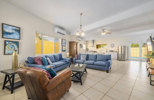 Noord Villa | Cheerful Caribbean Villa w Private Pool 3BR