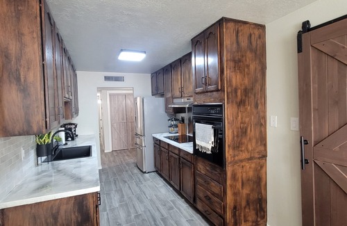 Las Cruces House | Cheerful desert oasis home with a privacy hot tub! 1 minute to new hospital!