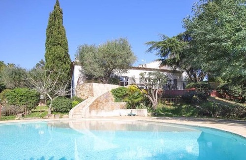 Guerrevieille House | Cheerful holiday home in Grimaud with private pool