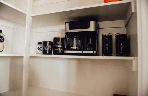 Logan House | Cheerful home in quiet neighborhood