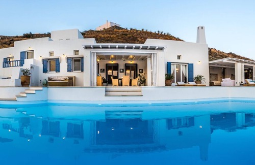 Syros Villa | Chef included by Fantasia Villas: Villa BluEros