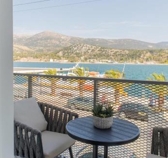 Argostoli Town Apartment | Chelmis Sea Front Apartments - Atlantis