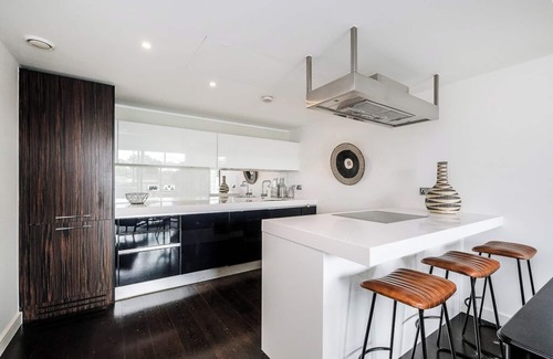 Churchill Apartment | Chelsea Riverside | Pro-Managed