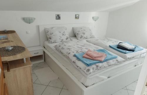 Zrce Apartment | CHERISH