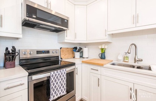 East Kootenay Apartment | ⭐Cherished Memories⭐ | Indoor Pool/Hot Tub | Beach