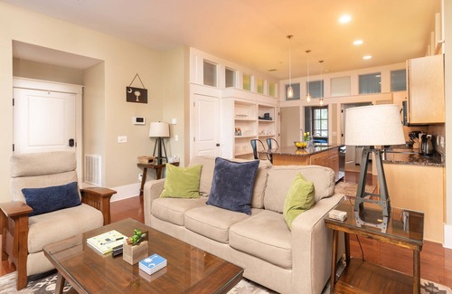 Habersham Condo | Cherokee Farms Flat - New Listing in Habersham