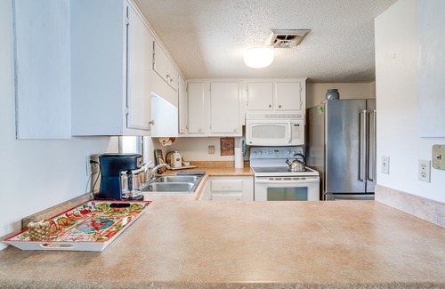 Hardy House | Cherokee Village Townhome w/3 Community Pools!
