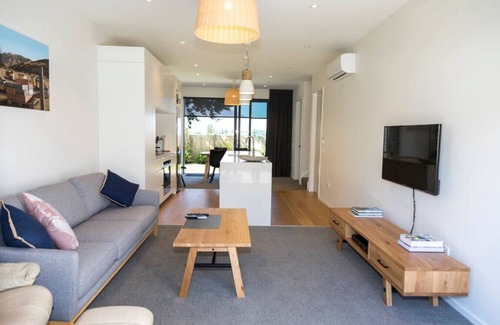 Frankton Apartment | ★Cherry Blossom Ave★Frankton-style and comfort