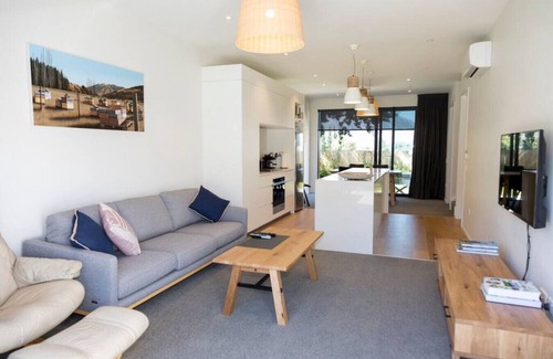 Frankton Apartment | ★Cherry Blossom Ave★Frankton-style and comfort