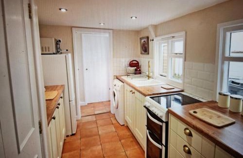 Stratford-upon-Avon House | Cherry Blossom Cottage ,4 Cherry Street , Old Town ,Stratford Upon Avon