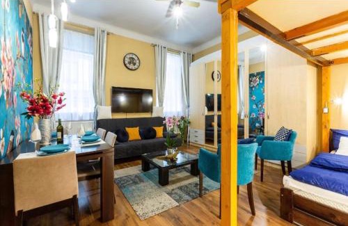 Ujlipotvaros Apartment | Cherry Blossom Designer Apartment in the Center With Free Parking