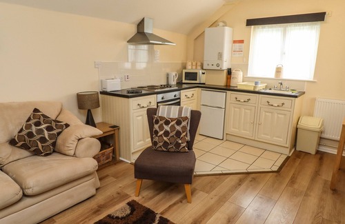 Louth Cottage | CHERRY PIPS, pet friendly, with a garden in Saltfleetby