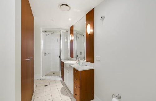 Surfers Paradise Apartment | Chevron Renaissance - HR Surfers Paradise