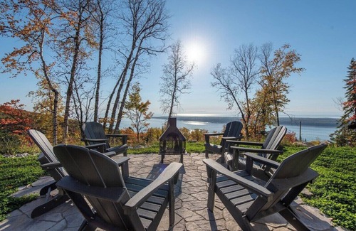 Baie-St-Paul Ski Chalet | Chez Annie 215: Panoramic Views, Spa & Trails