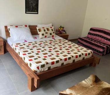 St. Louis House | Chez Diarra