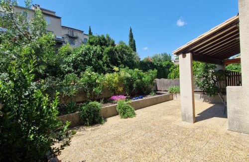 Villeneuve-les-Avignon Apartment | Chez Laurien