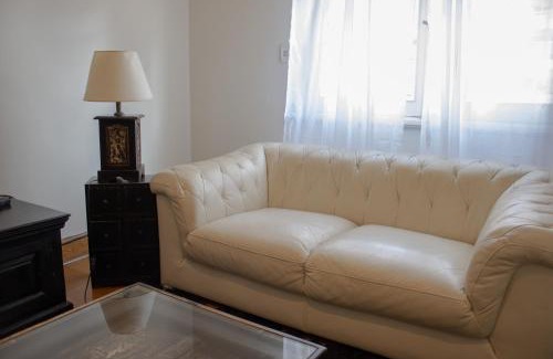 Al Duqqi Apartment | "Chez Riche "Luxury serviced apartment 52