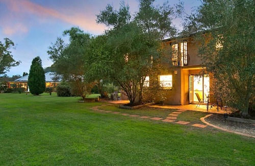 Pokolbin Villa | Chez Vous Hunter Valley Split Level Balcony Villa 2