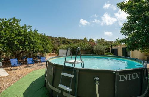 Chia House | Chia Pool, 5 Rooms Per 12 People